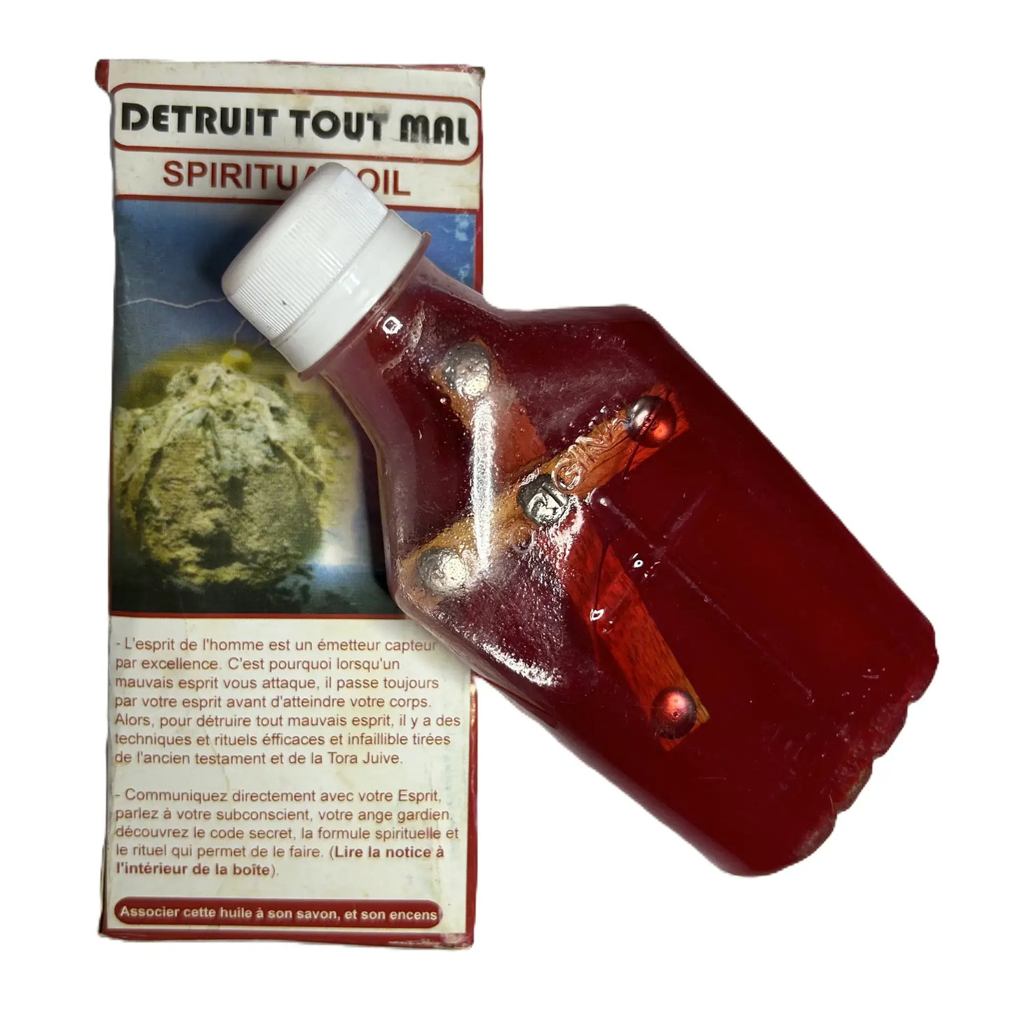 Boite et bouteille d'huile détruit tout mal