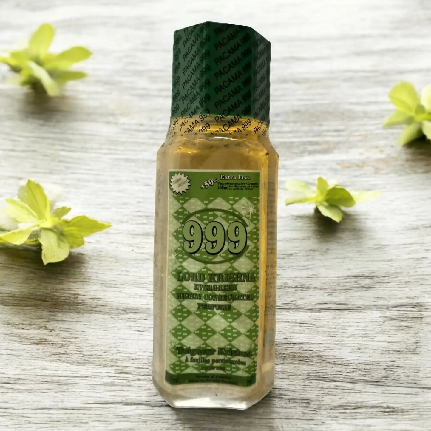 Bouteille du parfum 999 vue de près