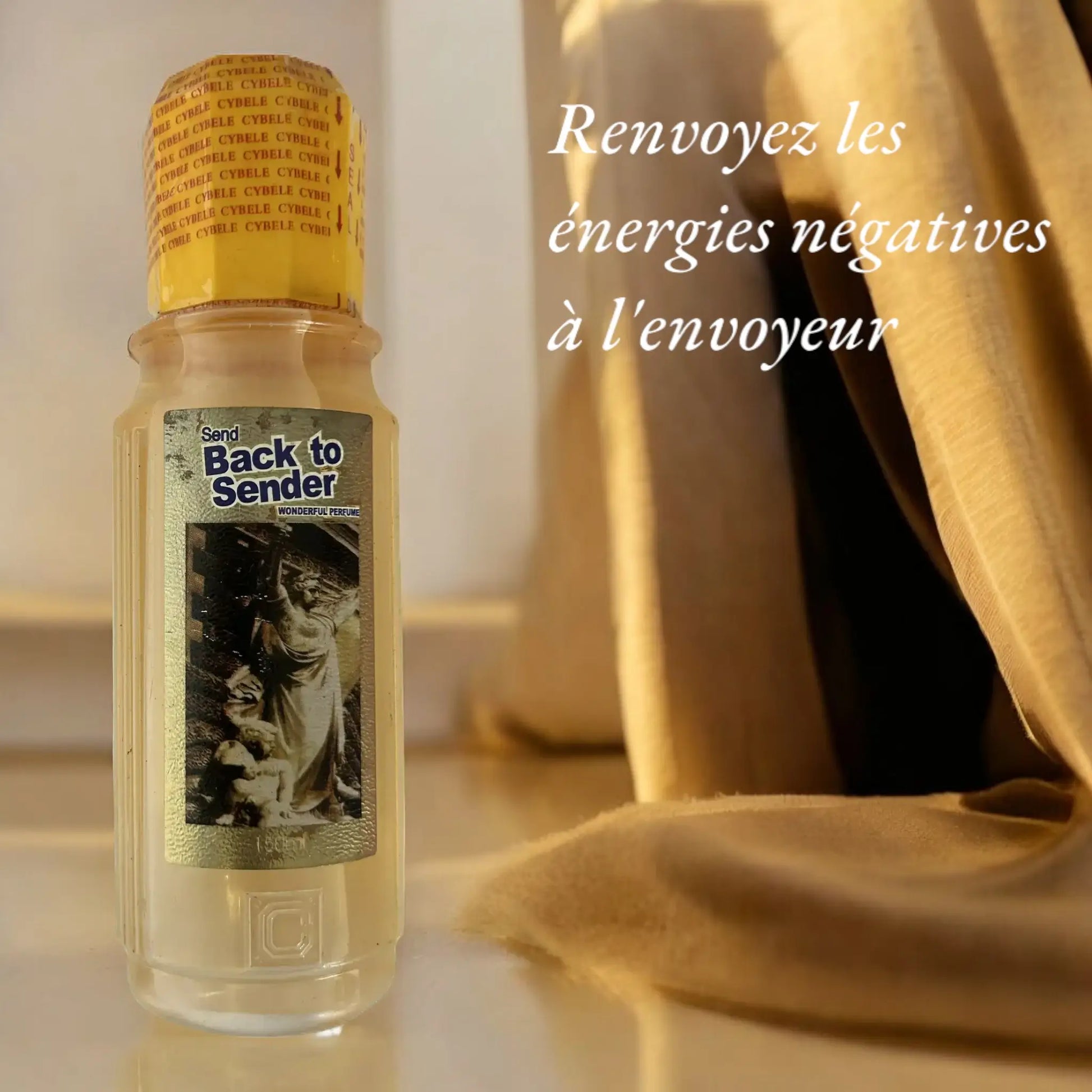 Le slogan "Renvoyez les énergies négatives à l'envoyeur" écrit à côté d'une bouteille du parfum Back to Sender