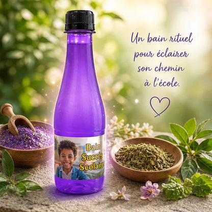 Bain rituel Succès Scolaire entouré de plantes et de lumière pour éclairer le chemin de l’enfant vers la réussite scolaire