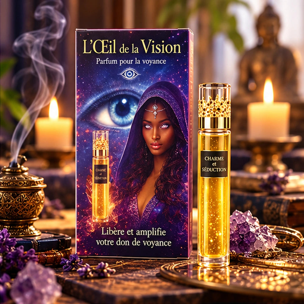 Parfum L’Œil de la Vision présenté avec son flacon Charme et Séduction, près de bougies et d’accessoires de méditation.