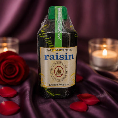 Parfum Raisin Abondance et Prospérité dans une ambiance romantique avec rose rouge, pétales et bougies pour raviver la passion sincère