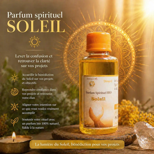 Parfum spirituel Soleil bio posé dans une ambiance rituelle chaleureuse avec bougie, cristal, perles en bois et lumière dorée