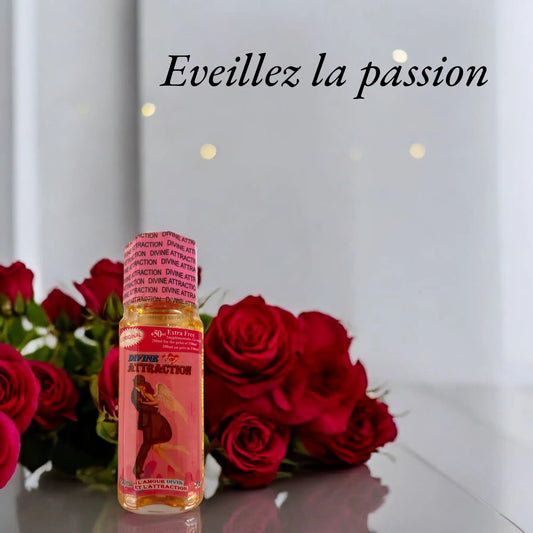 Une bouteille du parfum Divine Attraction disposée devant un bouquet de roses rouges. Le slogan "Éveillez la passion" est écrit sur l'image.