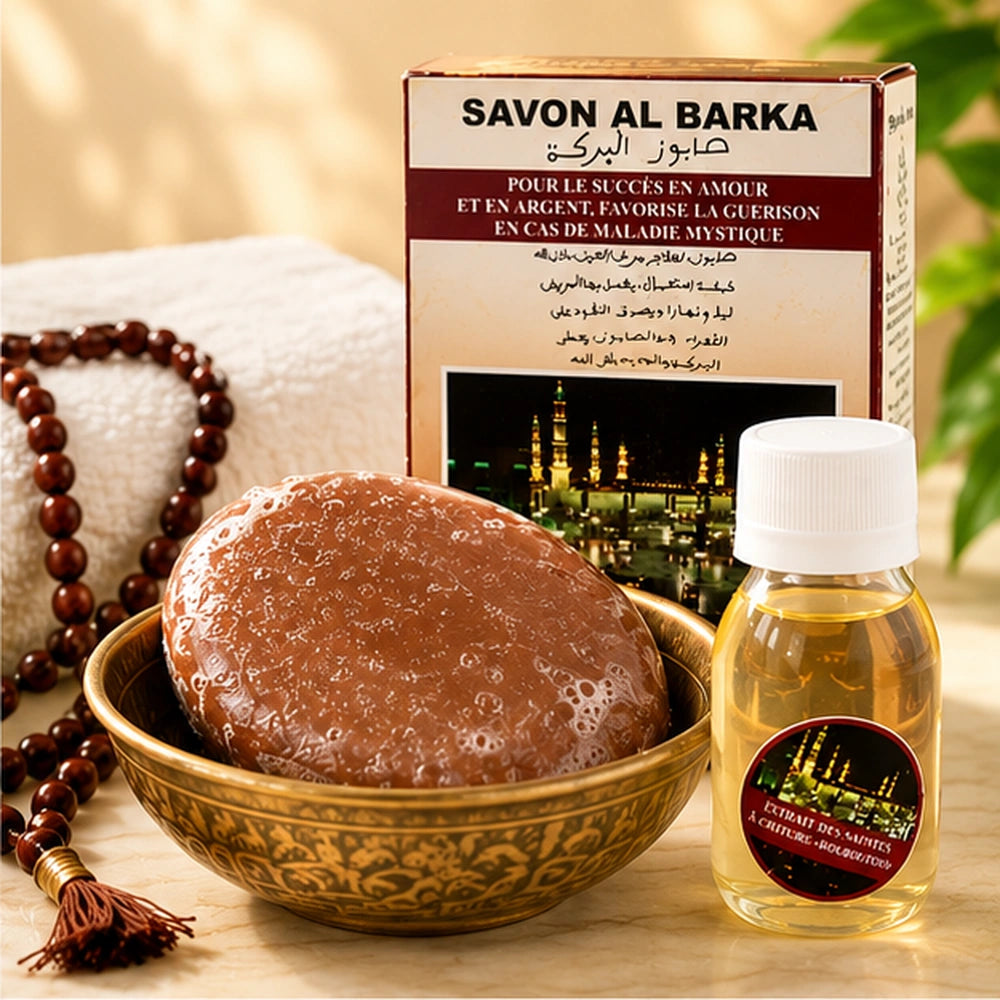 Savon Al Baraka dans une coupelle avec flacon rituel, chapelet et décor chaleureux inspiré du bain spirituel